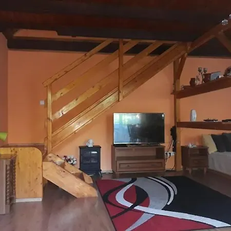 Kishaz Apartman Apartment *